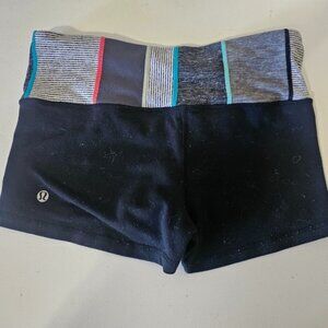 Lululemon black boogie shorts 6